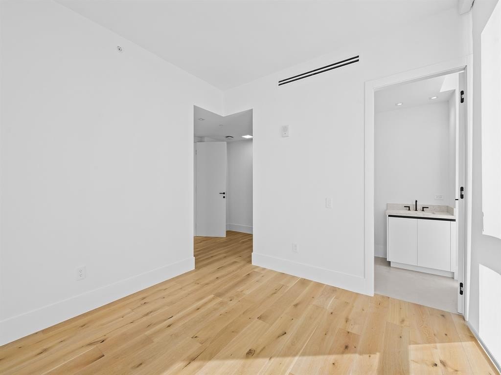 Fort Lauderdale, Florida, 33301, United States, 3 Bedrooms Bedrooms, ,3.5 BathroomsBathrooms,Residential,Forsale,2004496