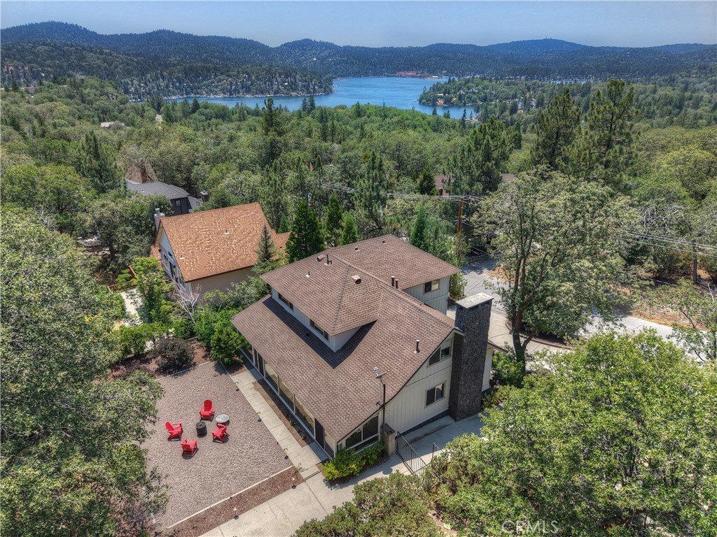 Lake Arrowhead, California, 92352, United States, 4 Bedrooms Bedrooms, ,5 BathroomsBathrooms,Residential,Forsale,1886297