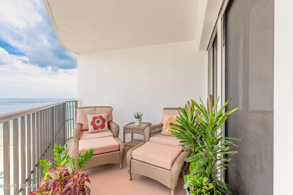 Daytona Beach, Florida, 32118, United States, 2 Bedrooms Bedrooms, ,2 BathroomsBathrooms,Residential,Forsale,1919153