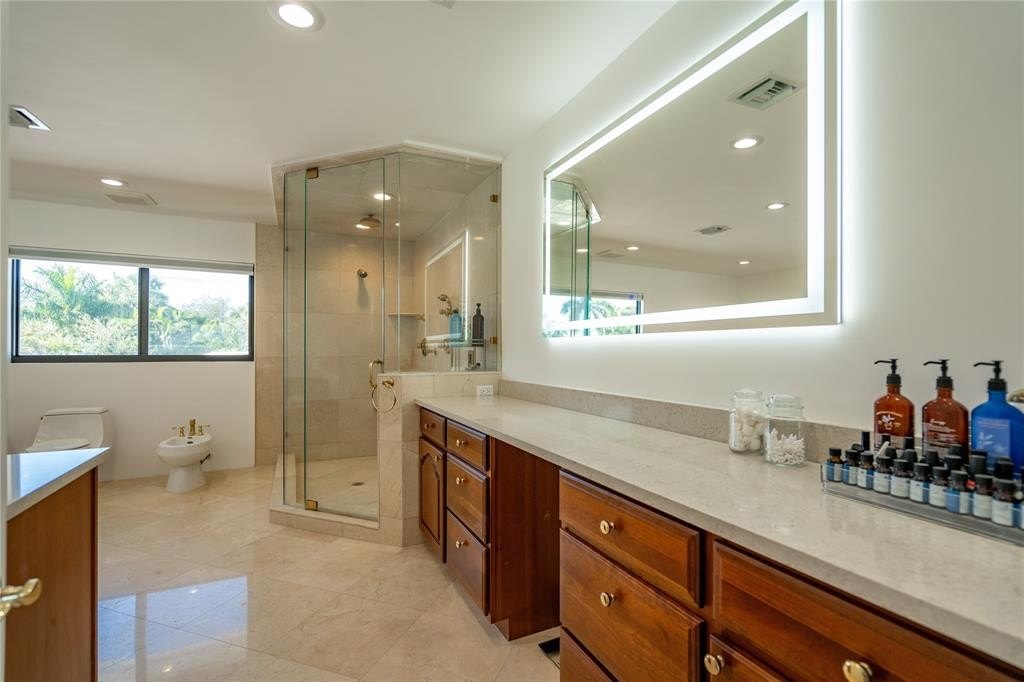 Fort Lauderdale, Florida, 33306, United States, 6 Bedrooms Bedrooms, ,6.5 BathroomsBathrooms,Residential,Forsale,1884548