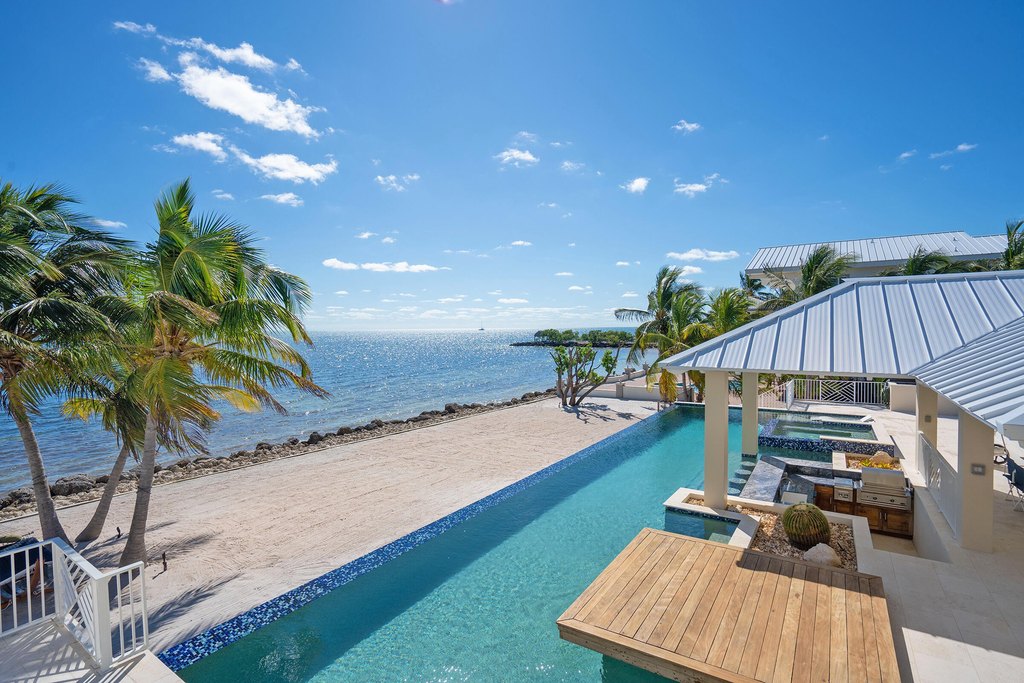 Key Largo, Florida, 33037, United States, 4 Bedrooms Bedrooms, ,3.5 BathroomsBathrooms,Residential,Forsale,1944347
