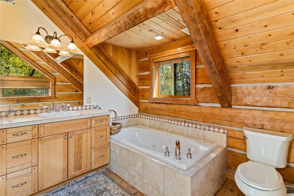Polson, Montana, 59860, United States, 5 Bedrooms Bedrooms, ,2.5 BathroomsBathrooms,Residential,Forsale,1914950