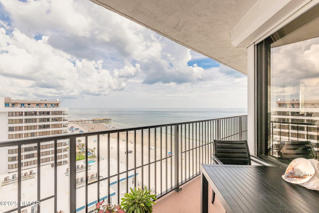 Daytona Beach, Florida, 32118, United States, 2 Bedrooms Bedrooms, ,2 BathroomsBathrooms,Residential,Forsale,1919153