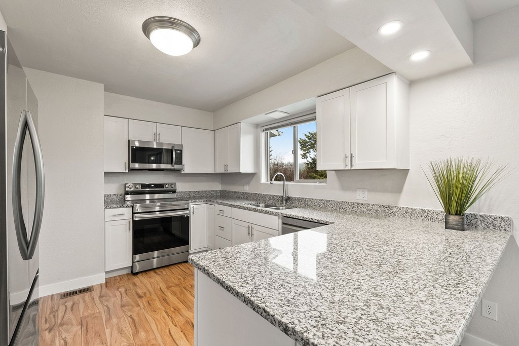 Bigfork, Montana, 59911, United States, 5 Bedrooms Bedrooms, ,3 BathroomsBathrooms,Residential,Forsale,1986975