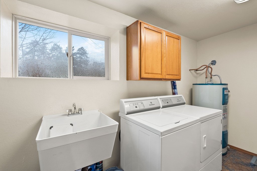 Bigfork, Montana, 59911, United States, 5 Bedrooms Bedrooms, ,3 BathroomsBathrooms,Residential,Forsale,1986975