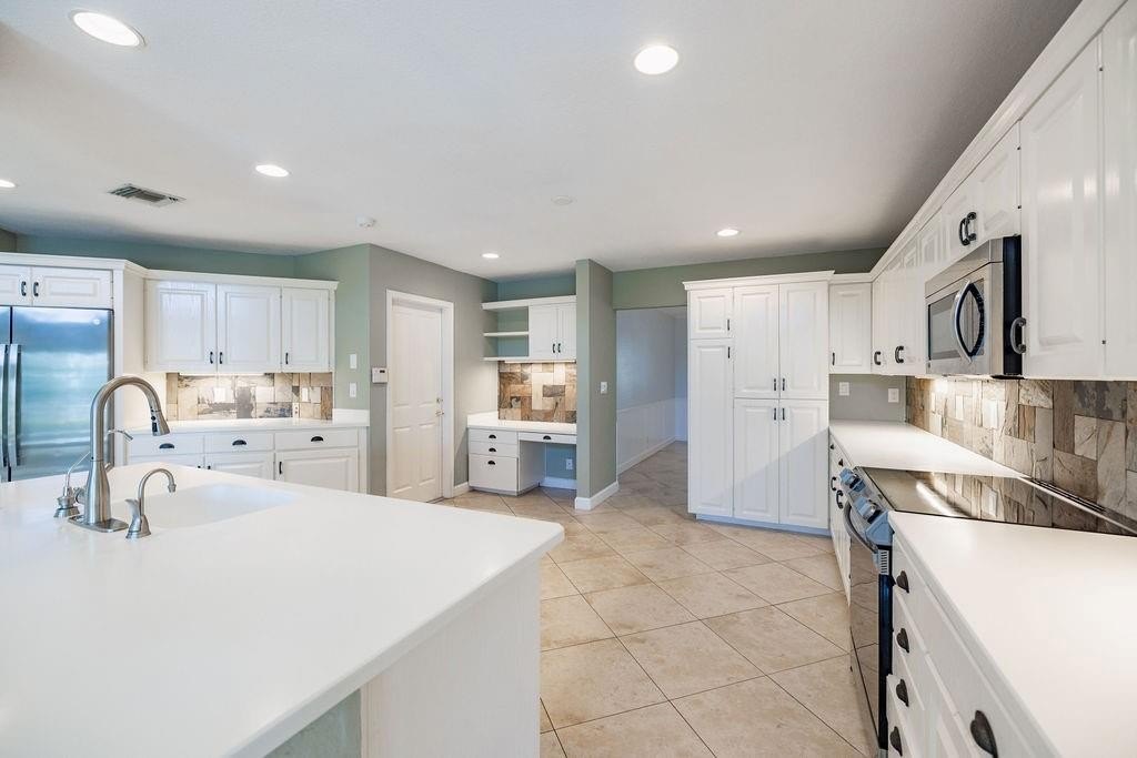 Lighthouse Point, Florida, 33064, United States, 4 Bedrooms Bedrooms, ,4 BathroomsBathrooms,Residential,Forsale,1884543