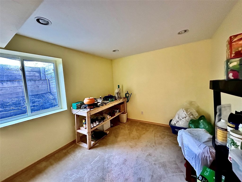 Ennis, Montana, 59729, United States, 5 Bedrooms Bedrooms, ,3 BathroomsBathrooms,Residential,Forsale,1986986