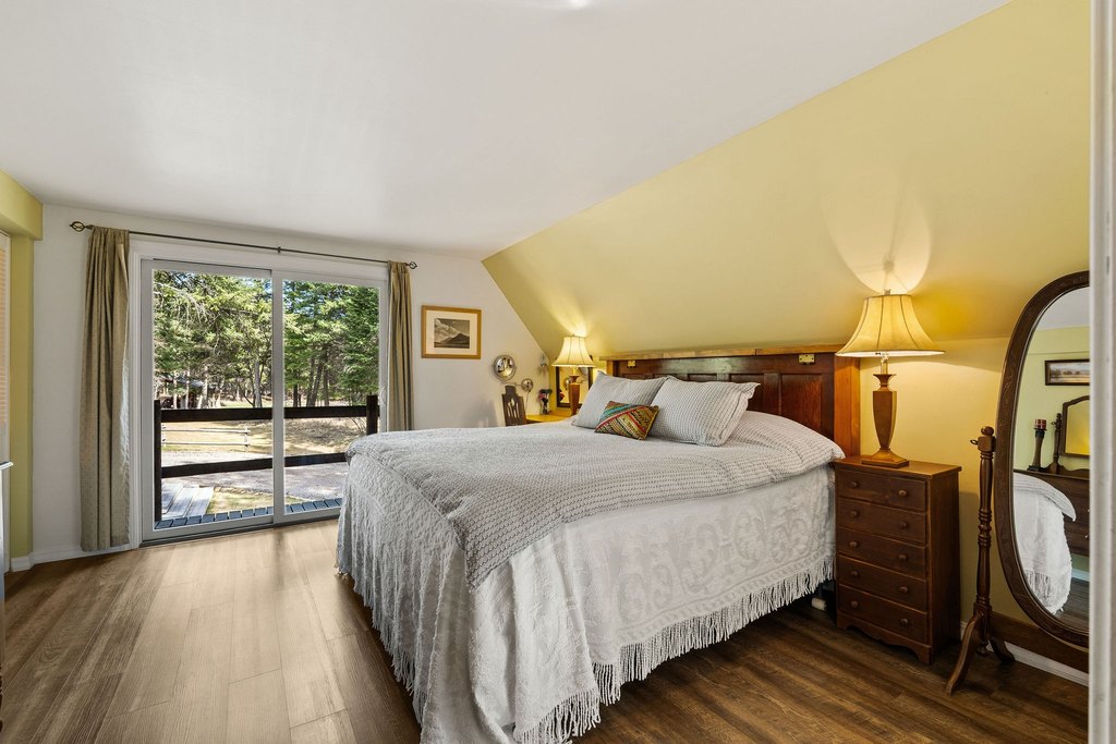 Whitefish, Montana, 59937, United States, 4 Bedrooms Bedrooms, ,2.5 BathroomsBathrooms,Residential,Forsale,1894897