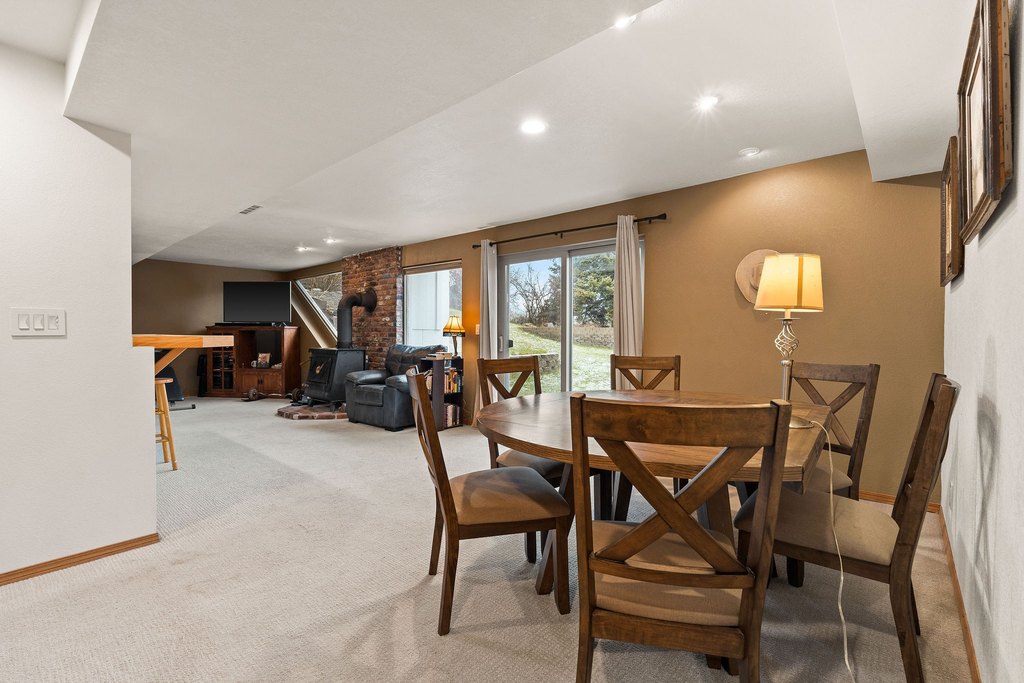 Bigfork, Montana, 59911, United States, 5 Bedrooms Bedrooms, ,3 BathroomsBathrooms,Residential,Forsale,1986975