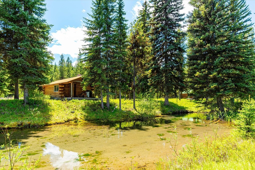 Polebridge, Montana, 59928, United States, 7 Bedrooms Bedrooms, ,3.5 BathroomsBathrooms,Residential,Forsale,1941169