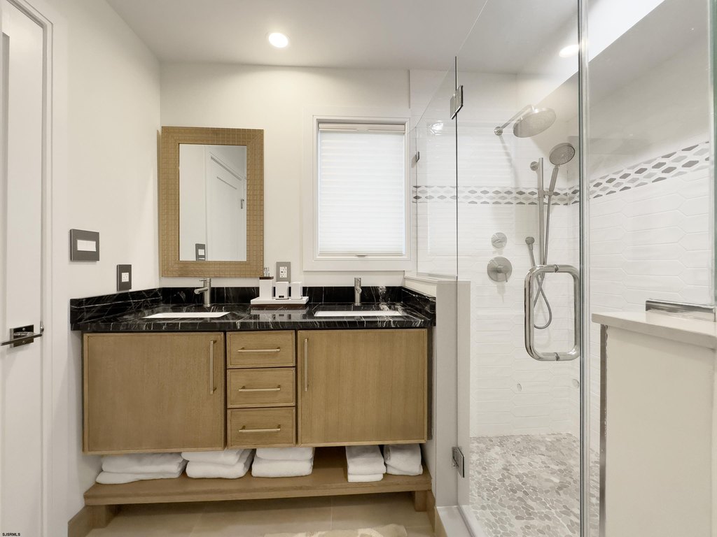 Ventnor, New Jersey, 08406, United States, 6 Bedrooms Bedrooms, ,6.5 BathroomsBathrooms,Residential,Forsale,1946142