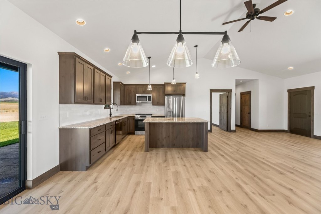 Ennis, Montana, 59729, United States, 3 Bedrooms Bedrooms, ,2 BathroomsBathrooms,Residential,Forsale,1915016