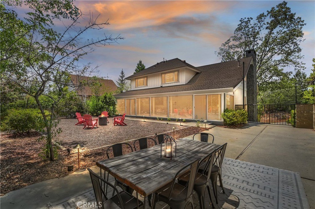 Lake Arrowhead, California, 92352, United States, 4 Bedrooms Bedrooms, ,5 BathroomsBathrooms,Residential,Forsale,1886297