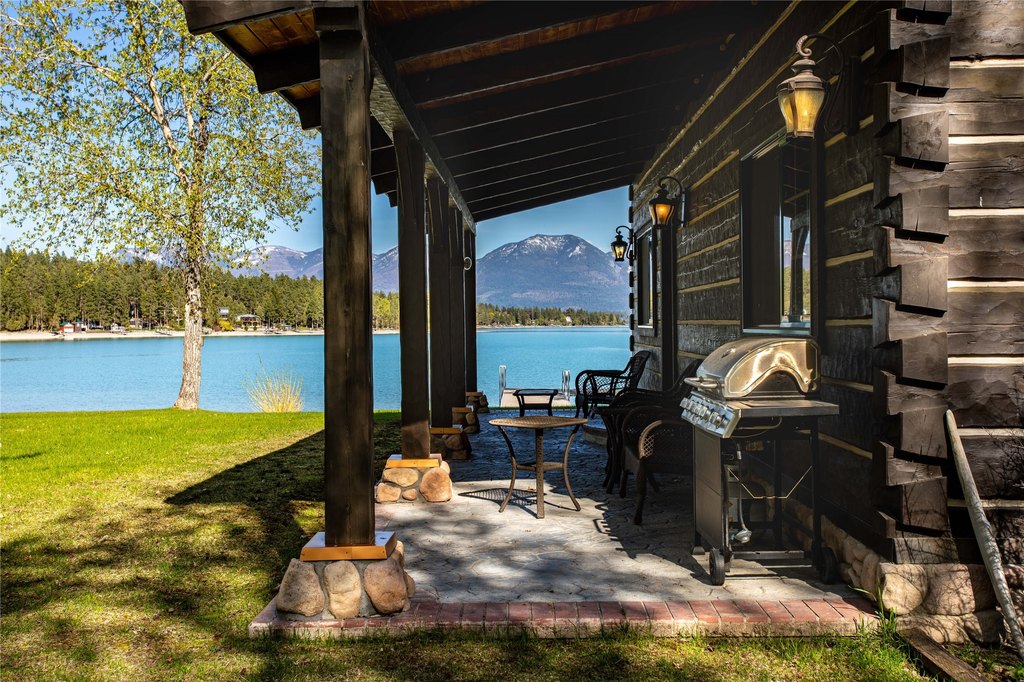 Polson, Montana, 59860, United States, 5 Bedrooms Bedrooms, ,2.5 BathroomsBathrooms,Residential,Forsale,1914950