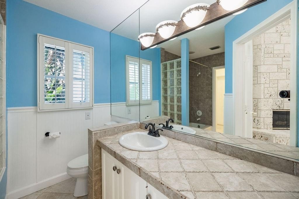 Lighthouse Point, Florida, 33064, United States, 4 Bedrooms Bedrooms, ,4 BathroomsBathrooms,Residential,Forsale,1884543