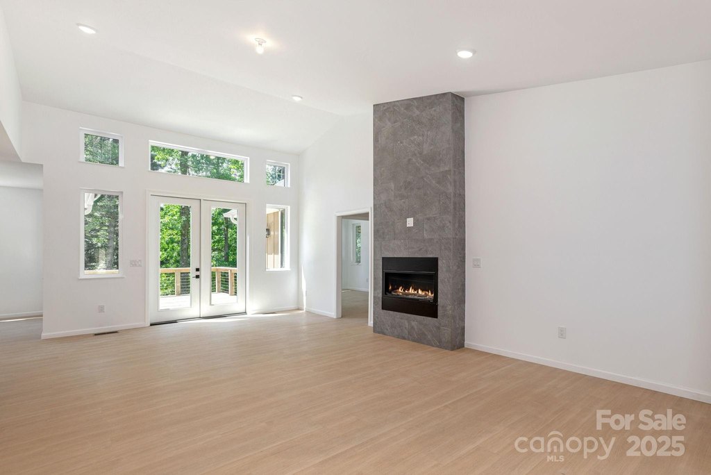 Flat Rock, North Carolina, 28731, United States, 3 Bedrooms Bedrooms, ,2 BathroomsBathrooms,Residential,Forsale,1904887