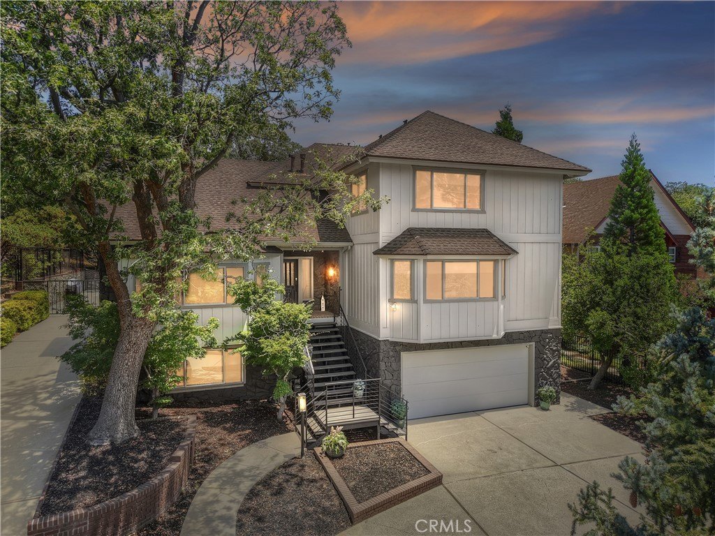 Lake Arrowhead, California, 92352, United States, 4 Bedrooms Bedrooms, ,5 BathroomsBathrooms,Residential,Forsale,1886297