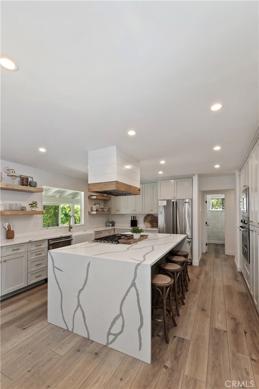 Lake Arrowhead, California, 92352, United States, 4 Bedrooms Bedrooms, ,5 BathroomsBathrooms,Residential,Forsale,1886297