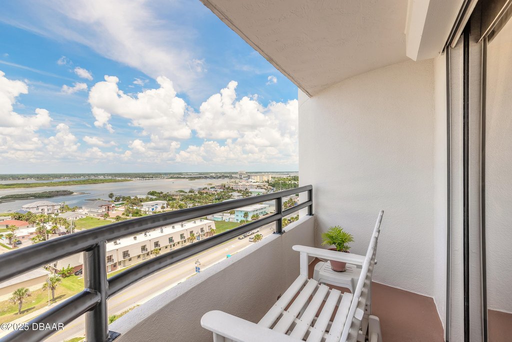 Daytona Beach, Florida, 32118, United States, 2 Bedrooms Bedrooms, ,2 BathroomsBathrooms,Residential,Forsale,1919153