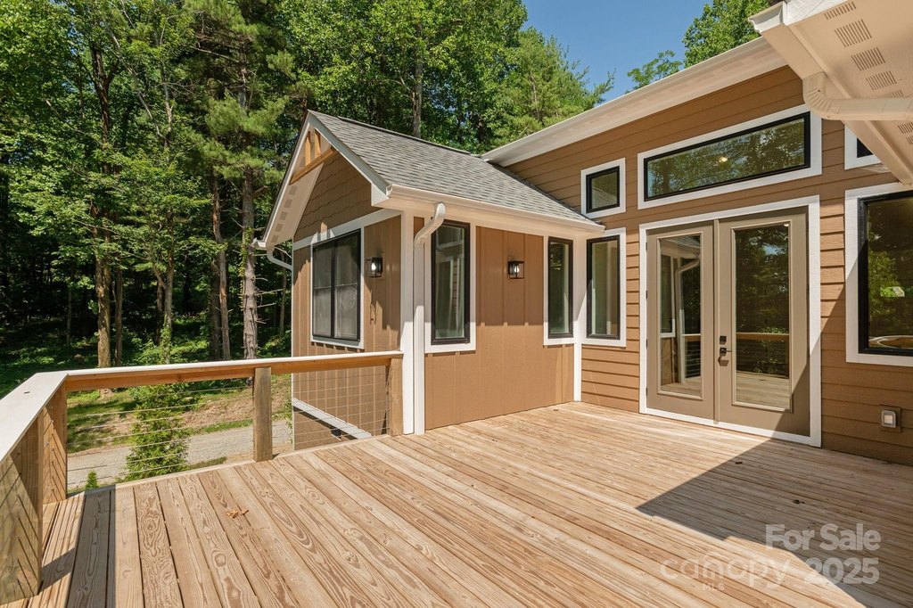 Flat Rock, North Carolina, 28731, United States, 3 Bedrooms Bedrooms, ,2 BathroomsBathrooms,Residential,Forsale,1904887