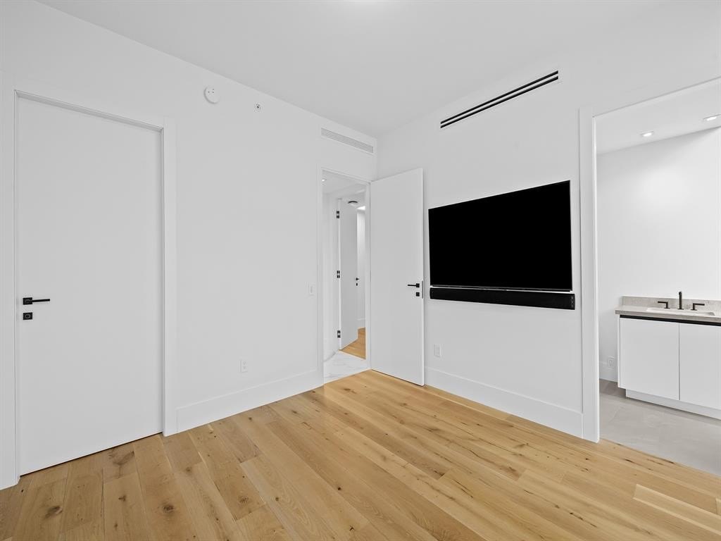 Fort Lauderdale, Florida, 33301, United States, 3 Bedrooms Bedrooms, ,3.5 BathroomsBathrooms,Residential,Forsale,2004496