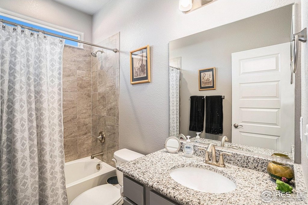 Windsor, Colorado, 80550, United States, 5 Bedrooms Bedrooms, ,4 BathroomsBathrooms,Residential,Forsale,1964328