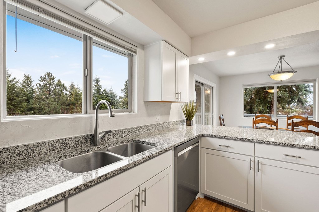 Bigfork, Montana, 59911, United States, 5 Bedrooms Bedrooms, ,3 BathroomsBathrooms,Residential,Forsale,1986975