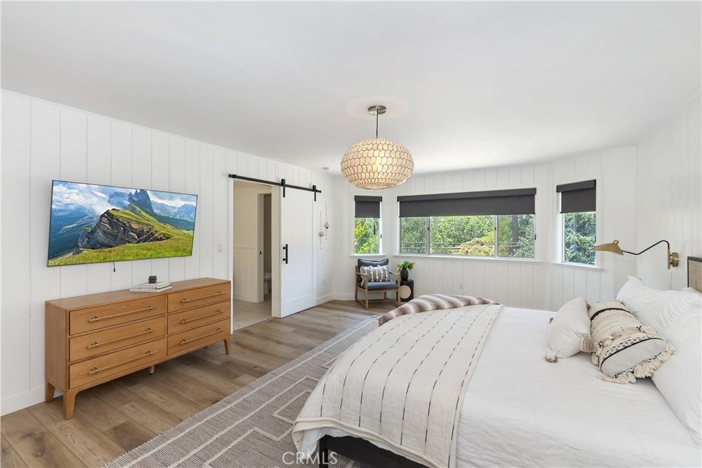 Lake Arrowhead, California, 92352, United States, 4 Bedrooms Bedrooms, ,5 BathroomsBathrooms,Residential,Forsale,1886297