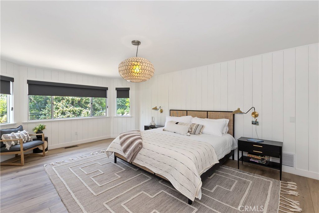 Lake Arrowhead, California, 92352, United States, 4 Bedrooms Bedrooms, ,5 BathroomsBathrooms,Residential,Forsale,1886297