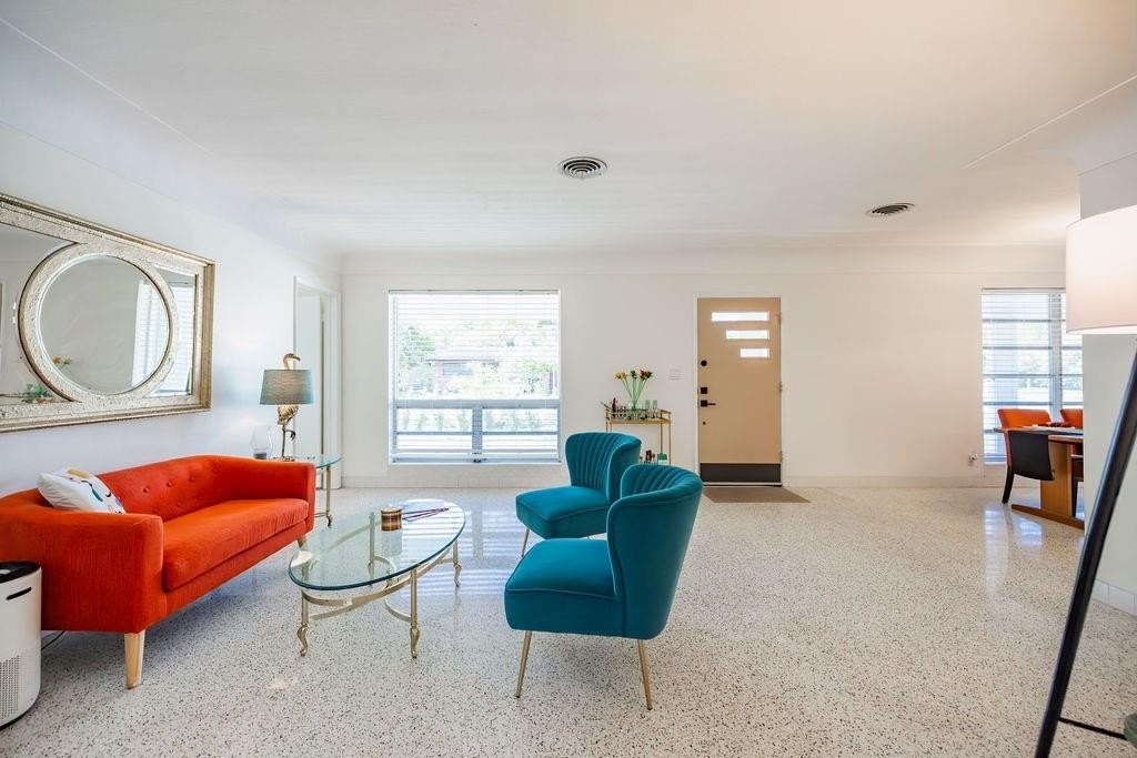 Lighthouse Point, Florida, 33064, United States, 2 Bedrooms Bedrooms, ,2 BathroomsBathrooms,Residential,Forsale,1884544