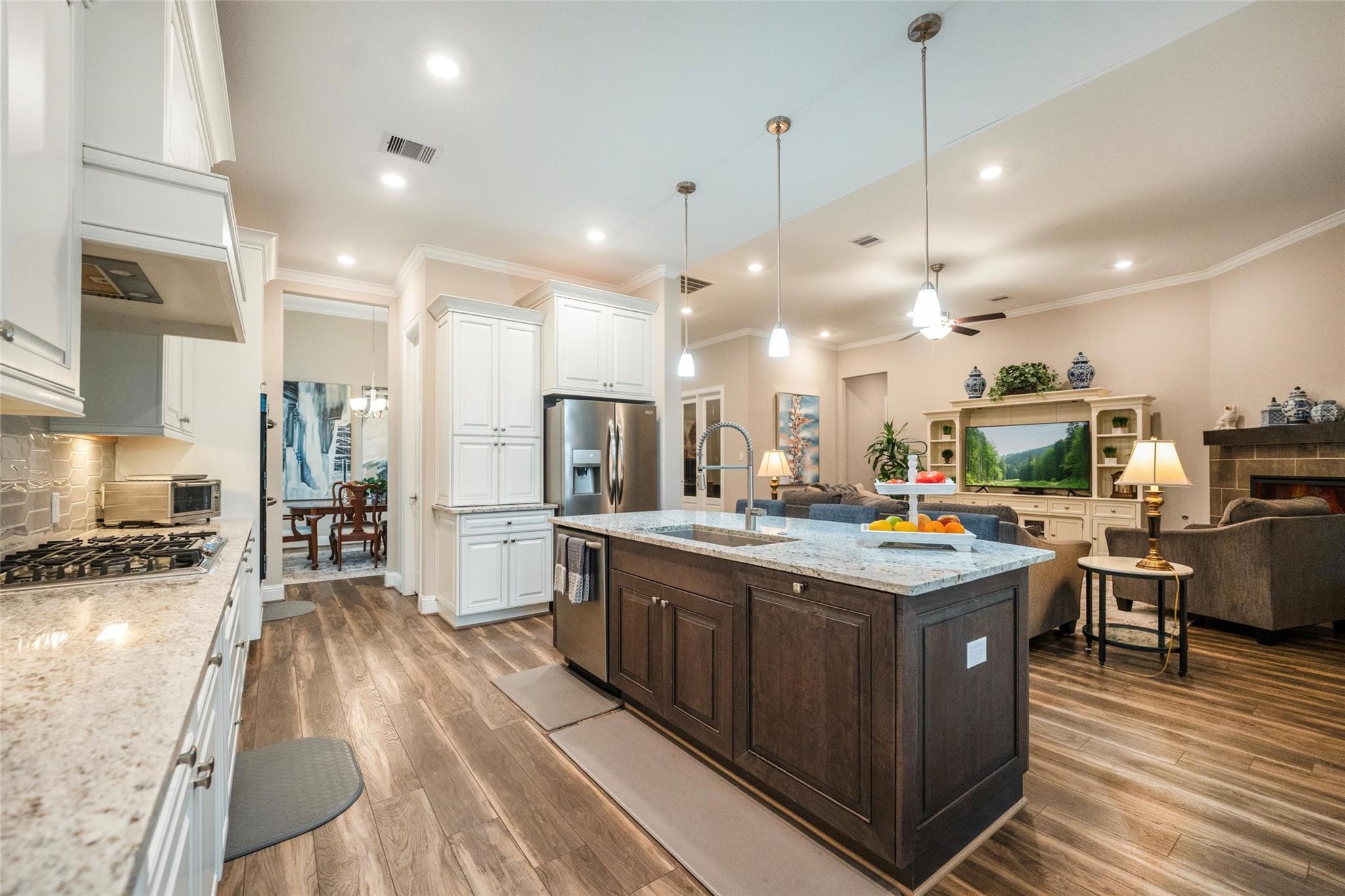 Pinehurst, Texas, 77362, United States, 5 Bedrooms Bedrooms, ,4 BathroomsBathrooms,Residential,Forsale,1910013