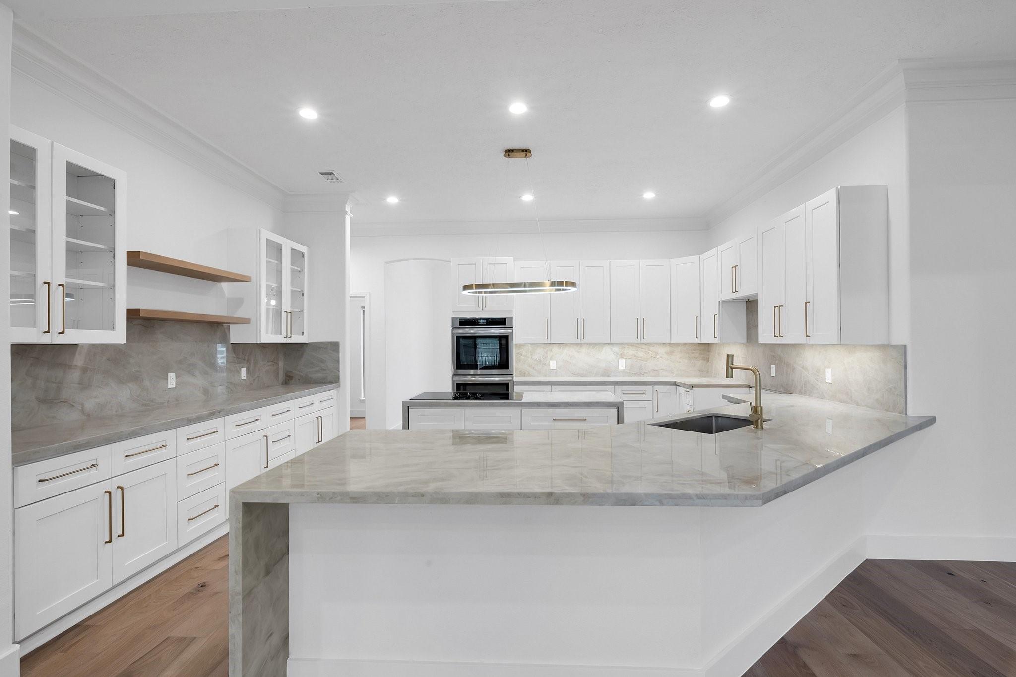 Montgomery, Texas, 77356, United States, 7 Bedrooms Bedrooms, ,5 BathroomsBathrooms,Residential,Forsale,1910017