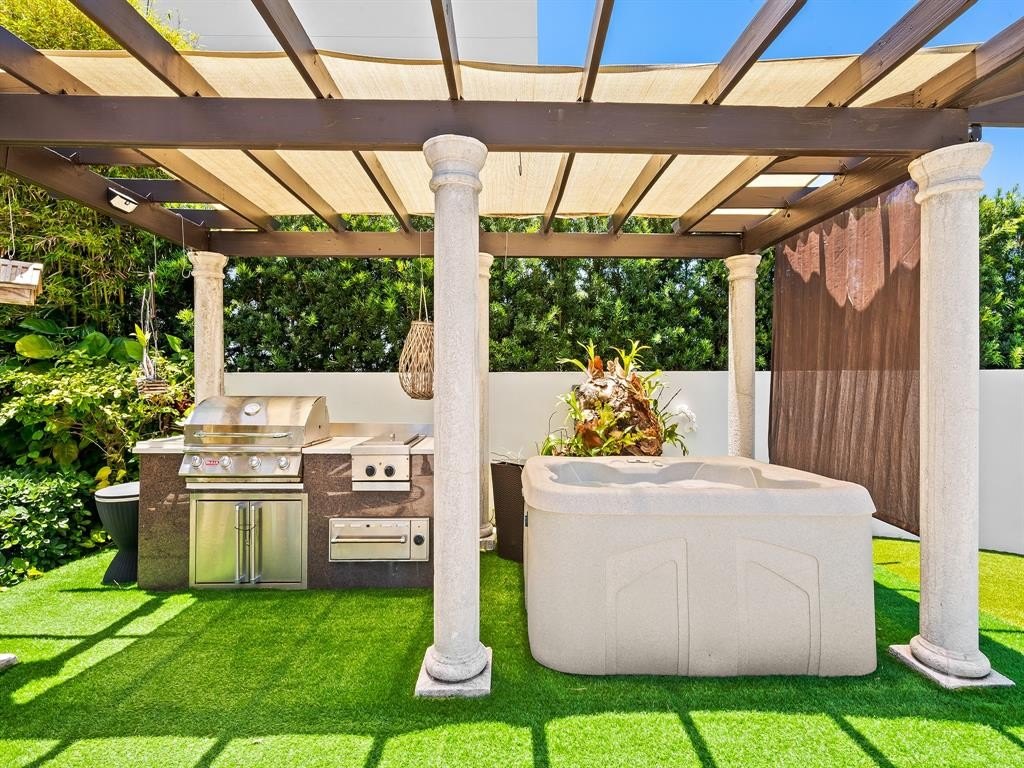 Fort Lauderdale, Florida, 33301, United States, 4 Bedrooms Bedrooms, ,3 BathroomsBathrooms,Residential,Forsale,1884603