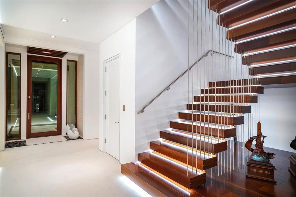Fort Lauderdale, Florida, 33301, United States, 7 Bedrooms Bedrooms, ,7.5 BathroomsBathrooms,Residential,Forsale,1884538
