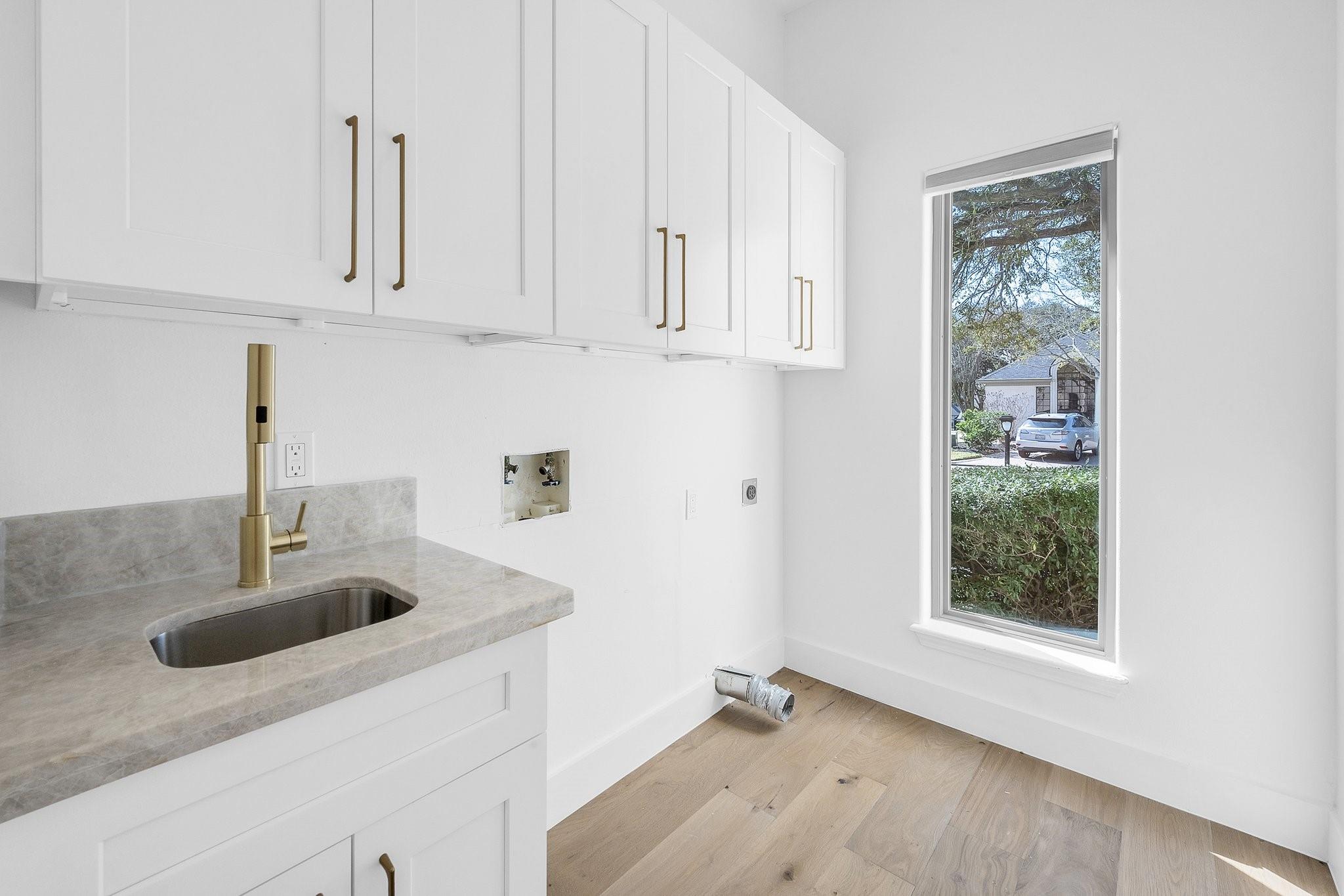 Montgomery, Texas, 77356, United States, 7 Bedrooms Bedrooms, ,5 BathroomsBathrooms,Residential,Forsale,1910017