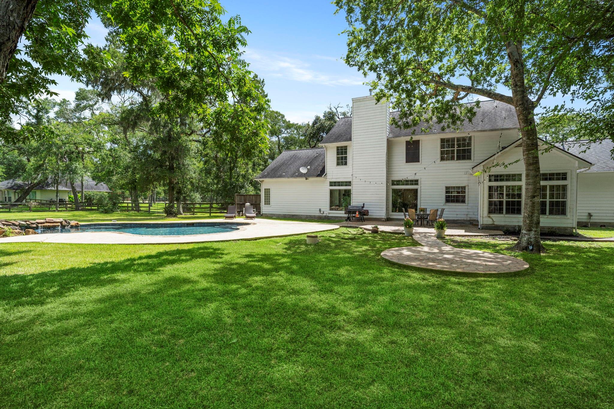 Needville, Texas, 77461, United States, 5 Bedrooms Bedrooms, ,3 BathroomsBathrooms,Residential,Forsale,1910025