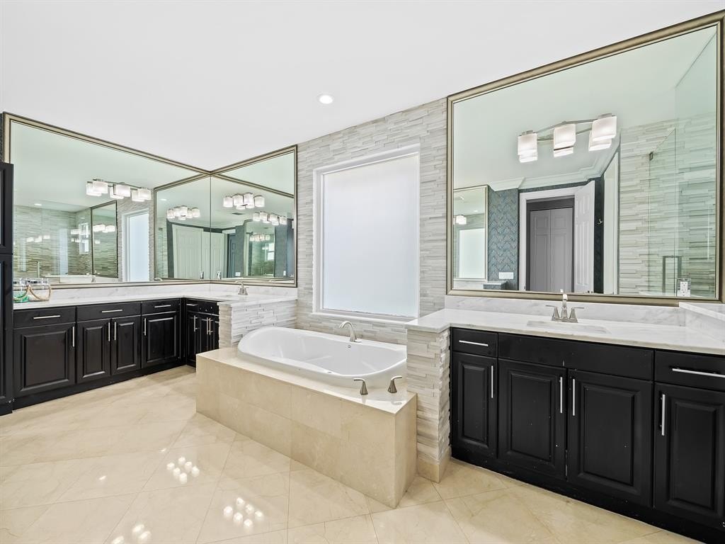 Davie, Florida, 33328, United States, 6 Bedrooms Bedrooms, ,5.5 BathroomsBathrooms,Residential,Forsale,1903980