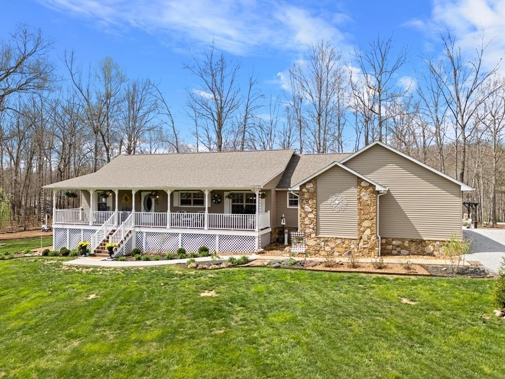 MONTEREY, Tennessee, 38574, United States, 3 Bedrooms Bedrooms, ,2 BathroomsBathrooms,Residential,Forsale,1907887