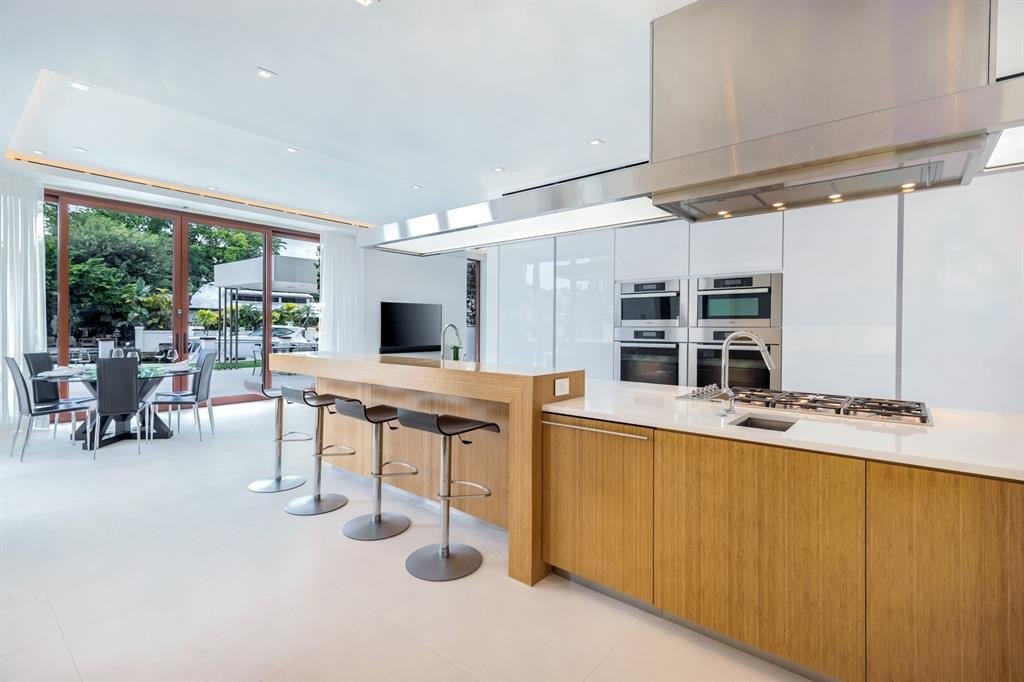 Fort Lauderdale, Florida, 33301, United States, 7 Bedrooms Bedrooms, ,7.5 BathroomsBathrooms,Residential,Forsale,1884538