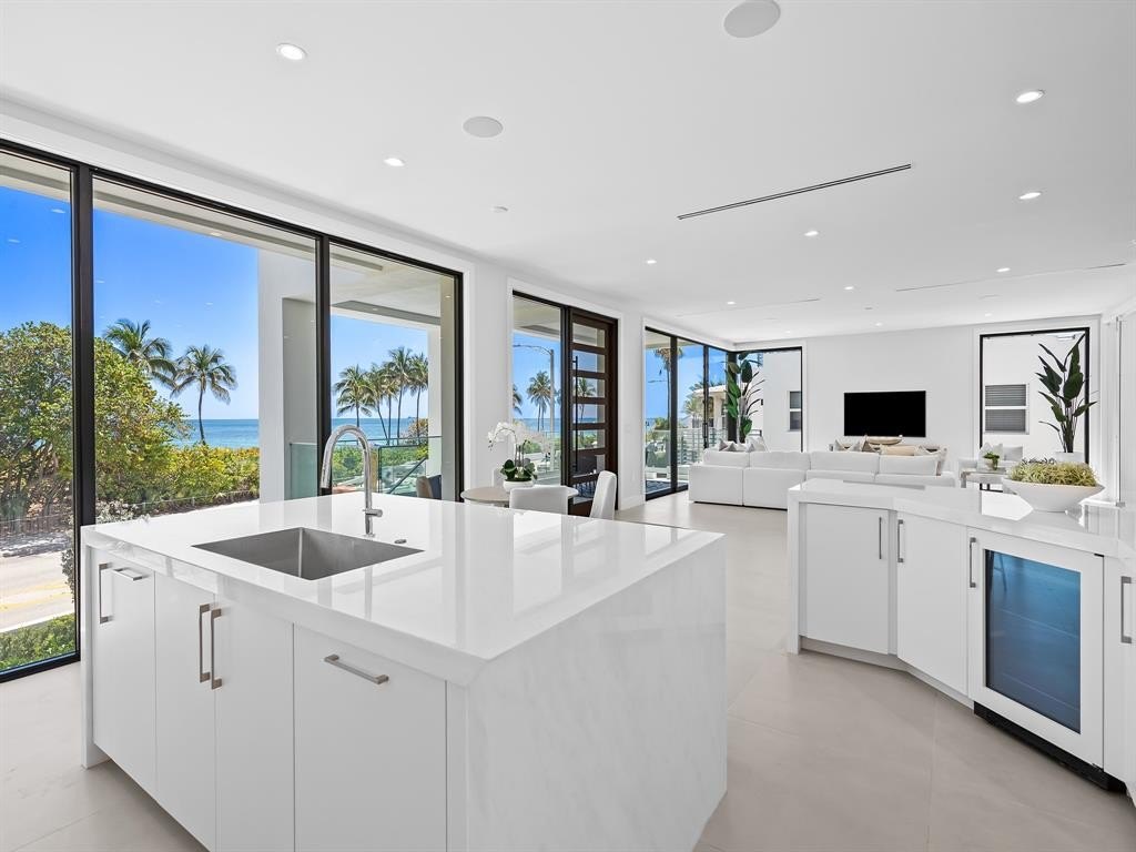 Fort Lauderdale, Florida, 33305, United States, 5 Bedrooms Bedrooms, ,5.5 BathroomsBathrooms,Residential,Forsale,1884564