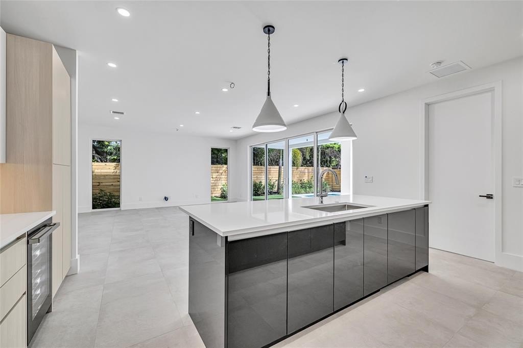 Fort Lauderdale, Florida, 33304, United States, 4 Bedrooms Bedrooms, ,4.5 BathroomsBathrooms,Residential,Forsale,1884584