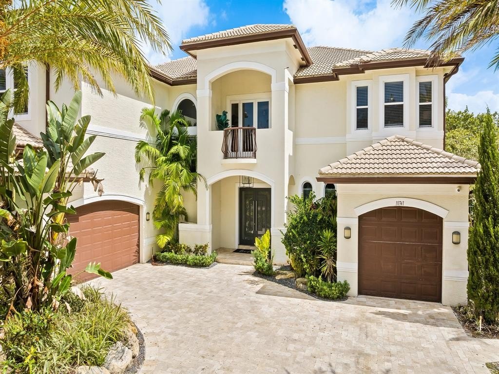 Davie, Florida, 33328, United States, 6 Bedrooms Bedrooms, ,5.5 BathroomsBathrooms,Residential,Forsale,1903980
