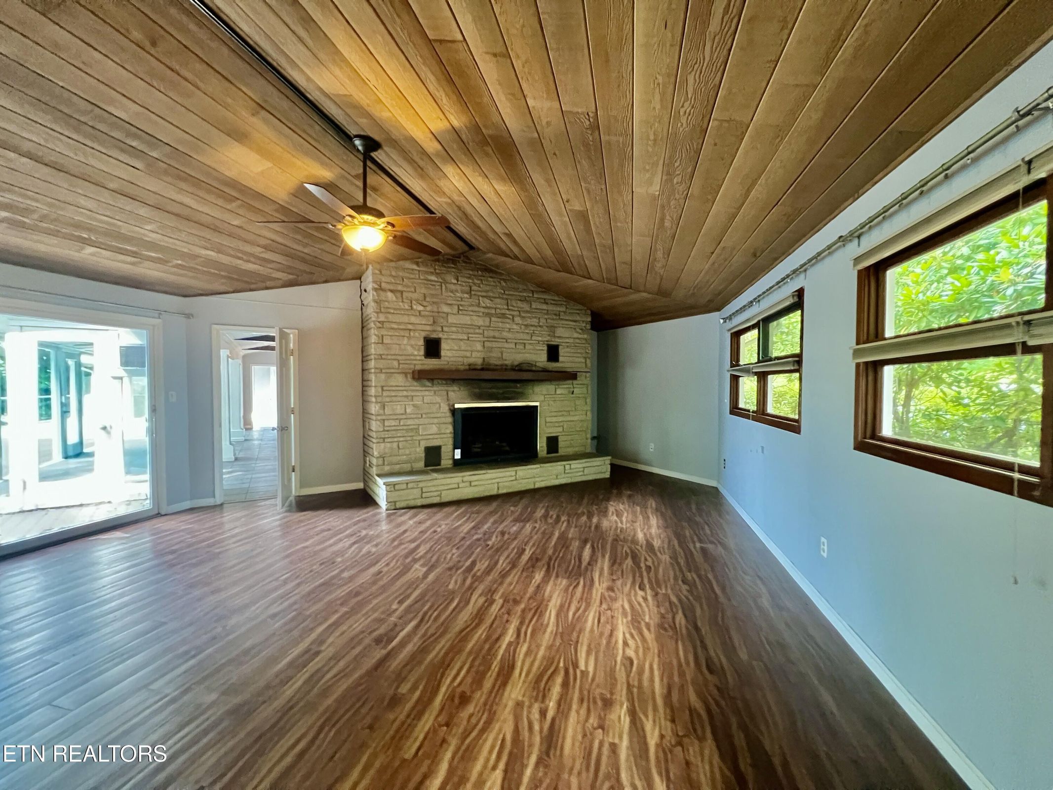 Sevierville, Tennessee, 37876, United States, 3 Bedrooms Bedrooms, ,2 BathroomsBathrooms,Residential,Forsale,1893772