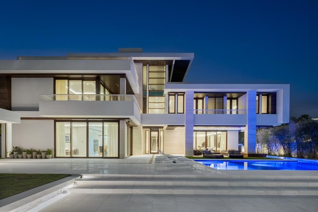 Fort Lauderdale, Florida, 33301, United States, 7 Bedrooms Bedrooms, ,7.5 BathroomsBathrooms,Residential,Forsale,1884538