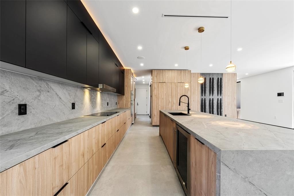 Fort Lauderdale, Florida, 33304, United States, 4 Bedrooms Bedrooms, ,4 BathroomsBathrooms,Residential,Forsale,1951875