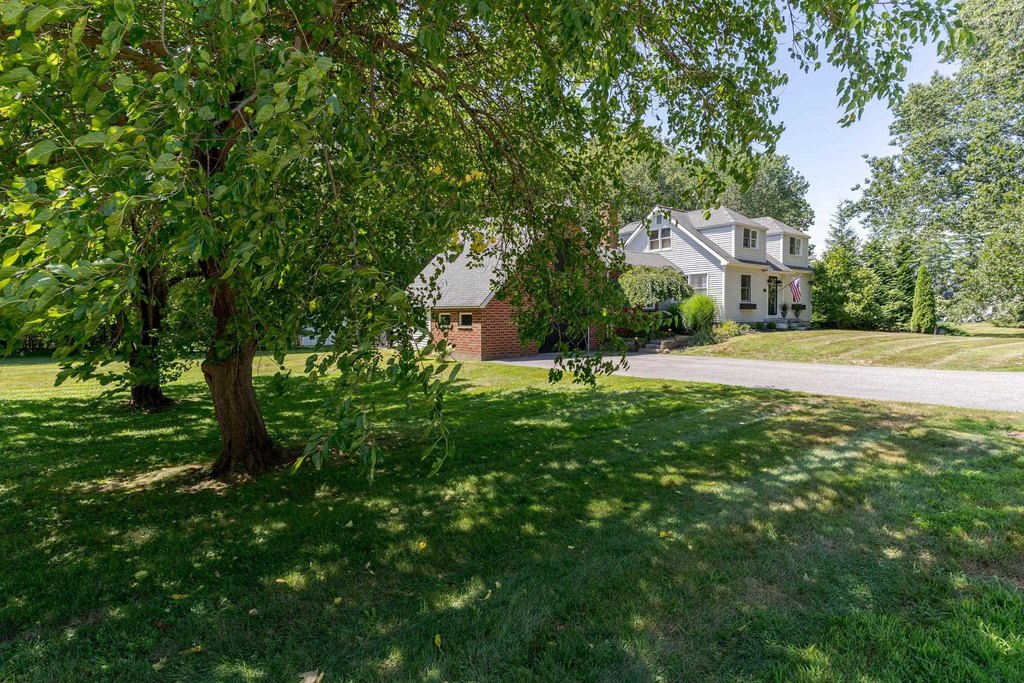 Hampton Falls, New Hampshire, 03844, United States, 3 Bedrooms Bedrooms, ,2 BathroomsBathrooms,Residential,Forsale,1934014