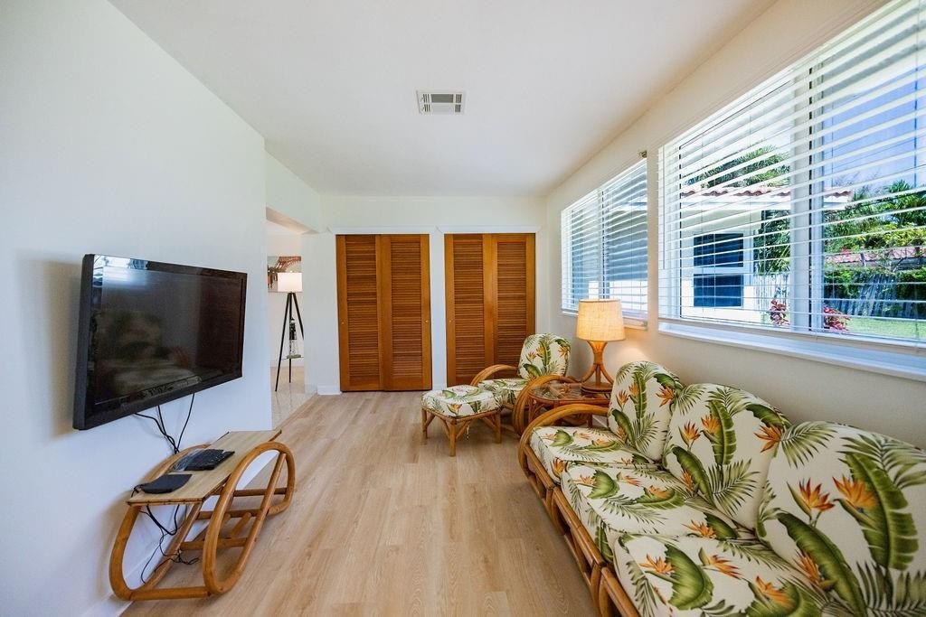 Lighthouse Point, Florida, 33064, United States, 2 Bedrooms Bedrooms, ,2 BathroomsBathrooms,Residential,Forsale,1884544