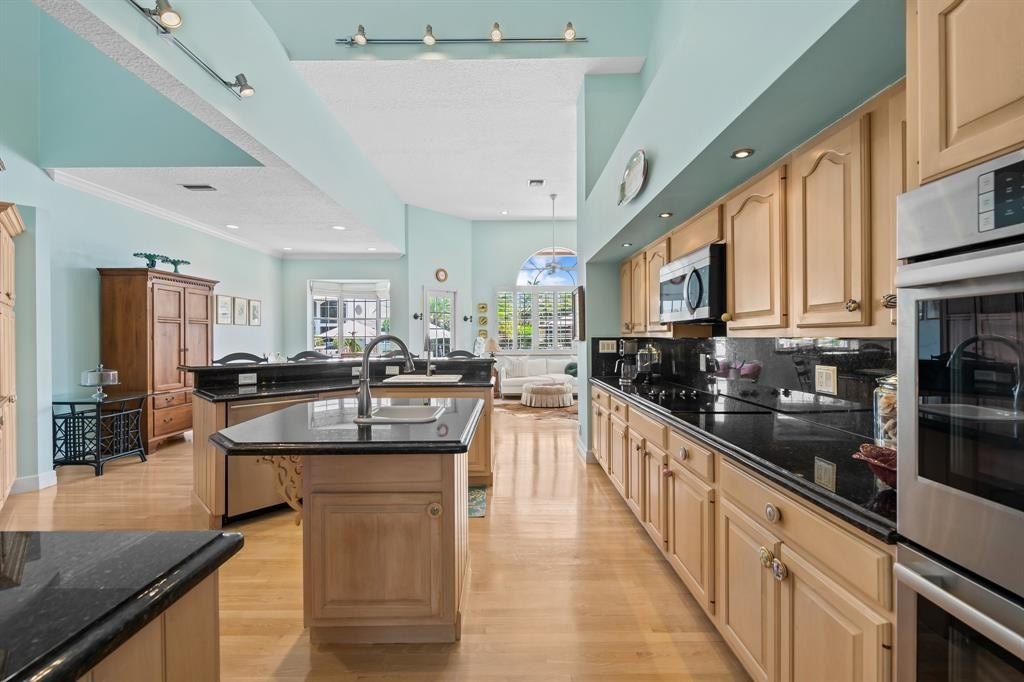 Lighthouse Point, Florida, 33064, United States, 4 Bedrooms Bedrooms, ,4.5 BathroomsBathrooms,Residential,Forsale,1884522