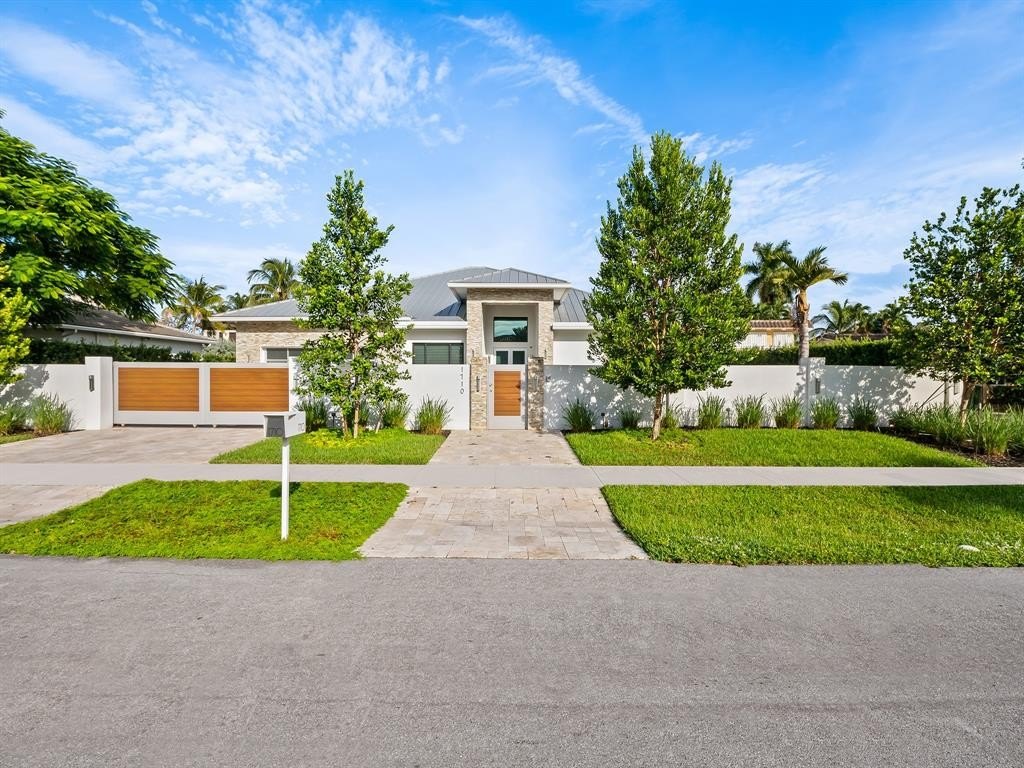 Fort Lauderdale, Florida, 33305, United States, 4 Bedrooms Bedrooms, ,4.5 BathroomsBathrooms,Residential,Forsale,1884558