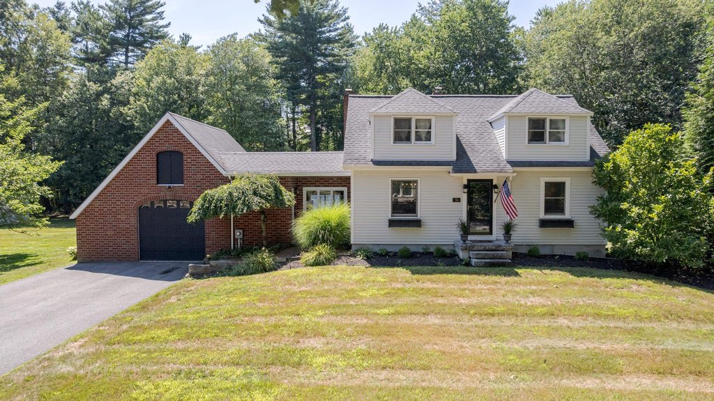 Hampton Falls, New Hampshire, 03844, United States, 3 Bedrooms Bedrooms, ,2 BathroomsBathrooms,Residential,Forsale,1934014